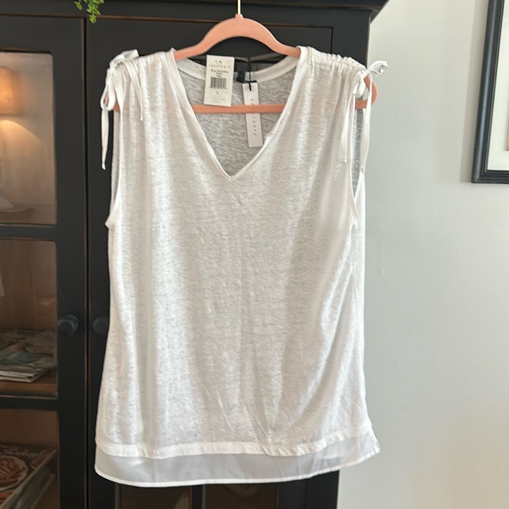 Ladies Sanctuary Sleeveless Top with ties on shoulder, Super Cute. NWT Size L